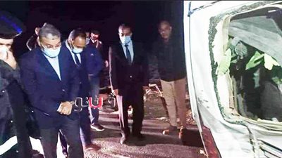 محافظ المنيا ينتقل إلى موقع الحادث الدموي بأبو قرقاص ويزور المصابين | صور