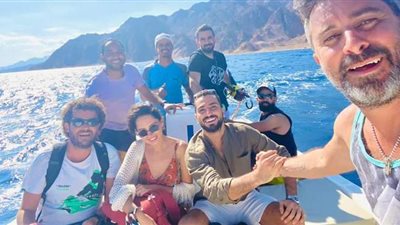 هادي الباجوري برفقة أبطال 