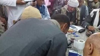 أمن المنيا ينهي نزاعا بين عائلتين في دير مواس