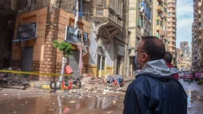 مصرع طفل وإصابة آخر  في انهيار عقار الجمرك بالإسكندرية