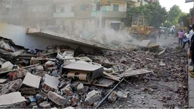 مصرع شاب وإصابة ٤ آخرين في انهيار عقار جديد بالإسكندرية