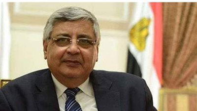 مستشار الرئيس: لقاح كورونا لن يمنع العدوى بالفيروس.. والمدخنون الأكثر عرضة للإصابة