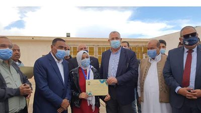 وزير الزراعة يفتتح أعمال تطوير مركز تدريب بحوث الصحراء بمطروح ويوزع 150 ألف شتلة زيتون