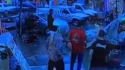 لحظة وفاة طفلة صعقا بالكهرباء بسبب الأمطار في مصر الجديدة | فيديو