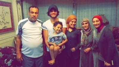 سلبية مسحات أسرة محمد النني بعد مصافحته لهم عند وصوله القاهرة