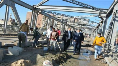محافظ القليوبية يتابع إجراءات الصيانة بكوبري كفر الجزار بمدينة بنها