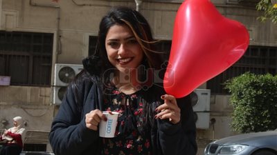 البالونات والهدايا.. أبرز احتفالات طلاب الجامعات بعيد الحب (صور)