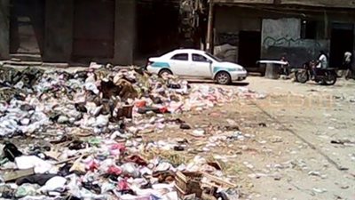 بالصور.. استبدال القمامة بالسلع التموينية بالفيوم.. «تقرير»