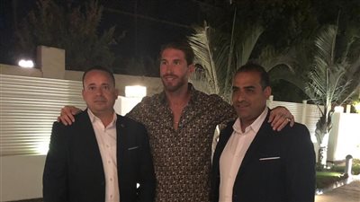 راموس يودع أصدقاءه بالتقاط الصور التذكارية (صور)