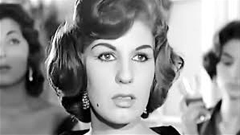  الممثلة كريمة
