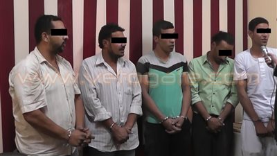 بالصور.. القبض على المتهمين بقتل صاحب مخزن مياه غازية في الخصوص