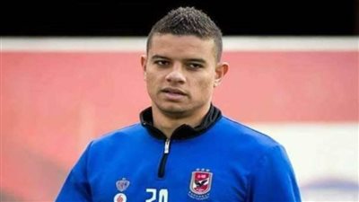 الجهاز الطبي للأهلي يطمئن على سعد سمير