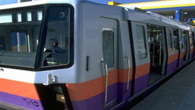 سحب القطار المتعطل بمحطة جامعة القاهرة وعودة حركة المترو