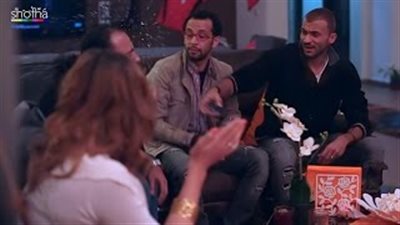 بالفيديو.. إبراهيم سعيد يرش صديقه بالمياه بسبب إيناس النجار في «المشاغب»