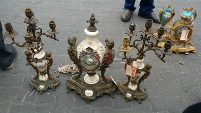 جمارك دمياط تحبط تهريب 18 قطعة أثرية قادمة من فرنسا (صور)