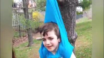 أغرب أماكن «انحشر» بها الأطفال (فيديو)