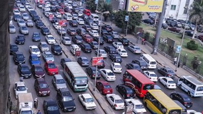 كثافات مرورية في مدينة نصر بعد كسر ماسورة مياه بميدان إنبي