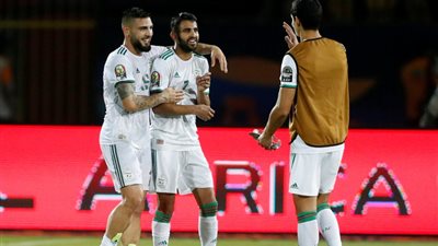 الجزائر تواصل الزحف نحو كأس امم افريقيا بثلاثية في مرمى غينيا