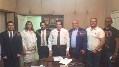 بالصور.. توقيع عقد ودية روما والأهلي بين «تلي سيرف وصدى البلد»