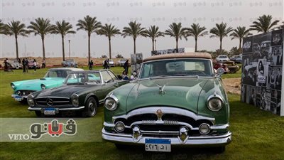 بالصور.. ذكريات «شاطئ الغرام» و«الوسادة الخالية» في كرنفال سيارات بالمقطم