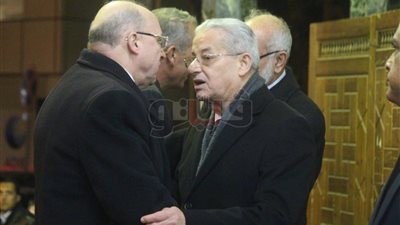 أحمد موسى وأبو العينين في عزاء حماة رئيس شركة المقاولون العرب (صور)