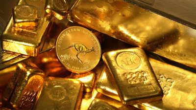الذهب يصعد بدعم تراجع الدولار مع احتمال تأجيل خفض ضريبي أمريكي