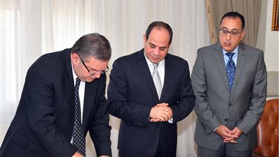 5 تكليفات من السيسي لوزير قطاع الأعمال بحضور مدبولي