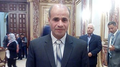 «عبد العزيز»: الاستعانة بعناصر مدربة بالمنافذ يحد من ظاهرة السجائر المهربة