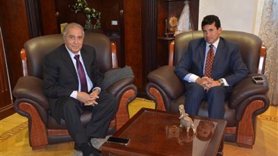 تفاصيل لقاء وزير الشباب والشاعر فاروق جويدة