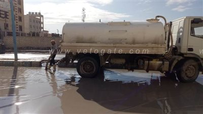 طوارئ في مطروح لمواجهة الطقس السيئ ورفع مياه الأمطار | صور