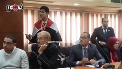 بالفيديو.. وزير التعليم العالي لأحد الفائزين في معرض جنيف: ربنا يحميك