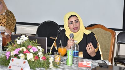 رسالة دكتوراة حول دور الإنترنت في تطوير التعليم (صور)