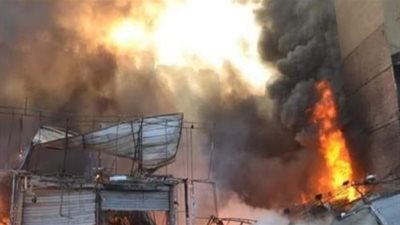نشوب حريق هائل داخل محل أسفل عقار سكني في حدائق القبة