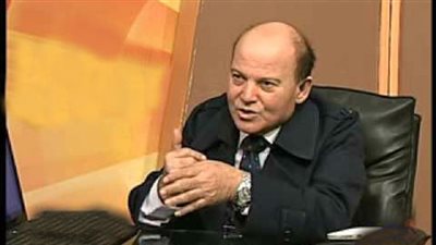 أستاذ بإعلام القاهرة: أمتلك كافيه وساعتي بـ15 ألف دولار هطلب رشوة ليه