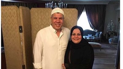 أحمد شوبير ينشر صورا مع زوجته وكريم عبد العزيز بالأراضي المقدسة