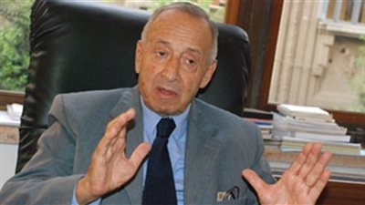 وزير الاقتصاد الأسبق لـ