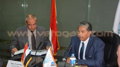 وزير البيئة ومحافظ المنيا يناقشان تطوير مصنع العدوة لتدوير المخلفات