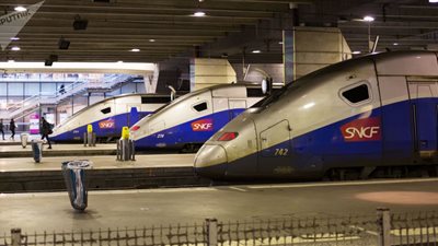 إصابة شخص بمترو باريس في هجوم بمادة حارقة