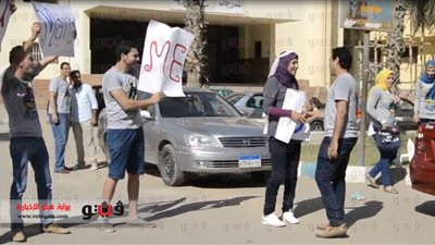 بالفيديو.. طالبة بالصيدلة تنظم سلسلة بشرية للزواج من زميلها بطنطا