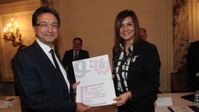 وزيرة الهجرة تلتقي الجالية المصرية بفرنسا.. وتعرض إنجازات الدولة