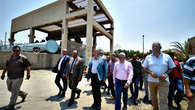 وفد من وزارة الري يبحث أزمة انقطاع مياه الشرب ببورسعيد (صور)