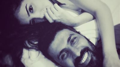 محمد سامي ومي عمر في الساحل الشمالي لقضاء الإجازة