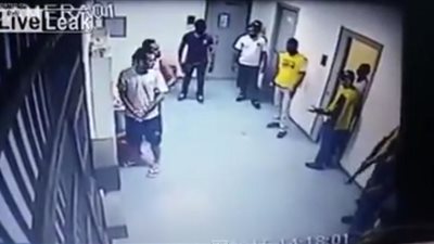 بالفيديو.. لحظة إطلاق شرطي النيران على مراهق وقتله