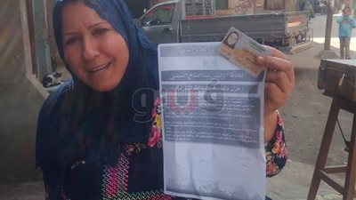 بالصور.. حفيدة أحمد عرابي توقع على استمارة عزل محافظ الشرقية