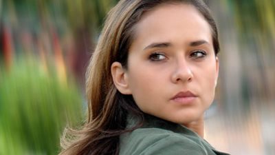 «نيللى كريم» تهاجم «رامز جلال» بسبب «قرش البحر»