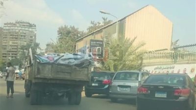 حي العجوزة يزيل لافتات مرشحي الصيد بسبب التراخيص