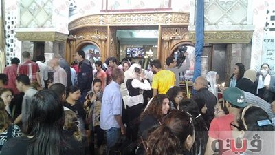 بالصور.. ازدحام شديد في ساحة كنيسة مارجرجس بشبرا