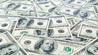 الدولار يسجل 18 جنيها مستهل تعاملات اليوم