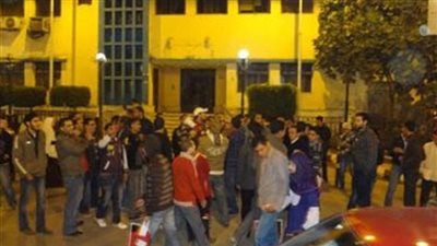 أهالي أسوان يتجمهرون أمام الديوان العام لتضررهم من انقطاع المياه