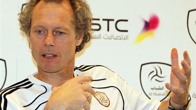 الشباب يوافق على رحيل 